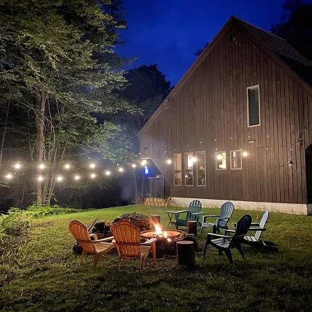 Four Season Escape, Near Lakes And Trails